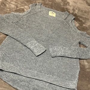 Women’s Hollister sweater